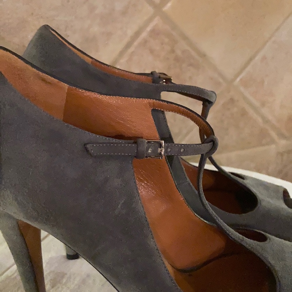 🔥SALE!🔥Gucci T-Strap Suede Platform Heels - Picture 5 of 7